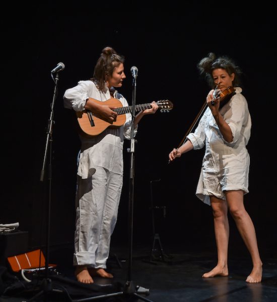 Theater Garten der Wunder - Figurentheater und Musik mit Esther Falk und Sophia Müller - FITZ Stuttgart